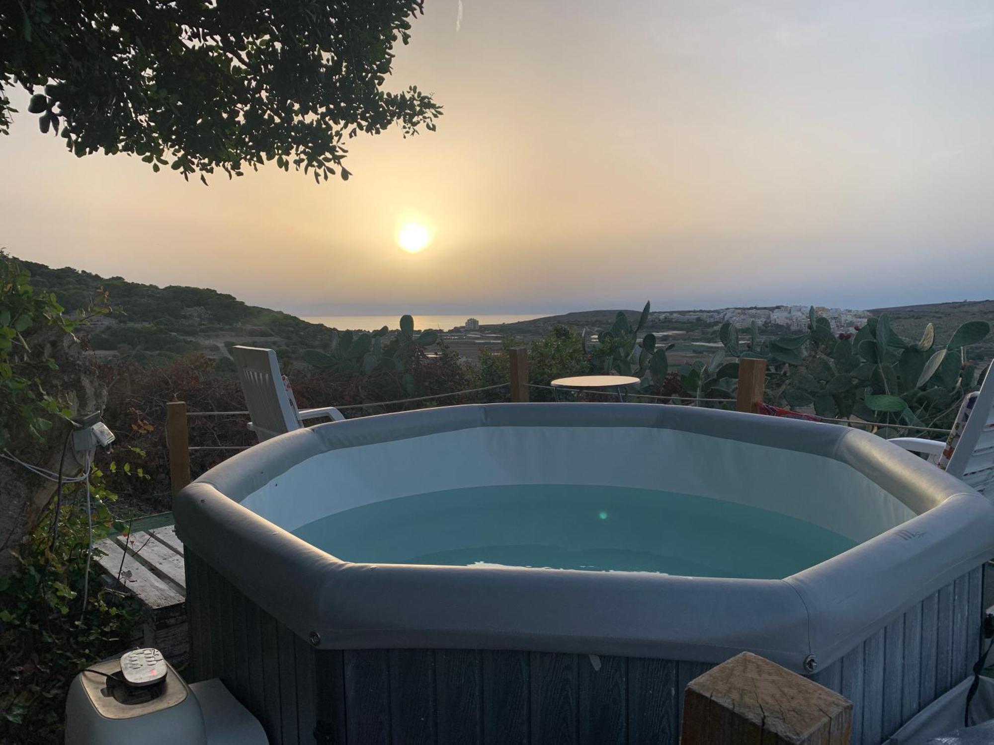 Secco'S Seaview Accommodation L-Imgarr Exterior photo