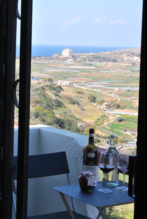 Secco'S Seaview Accommodation L-Imgarr Exterior photo