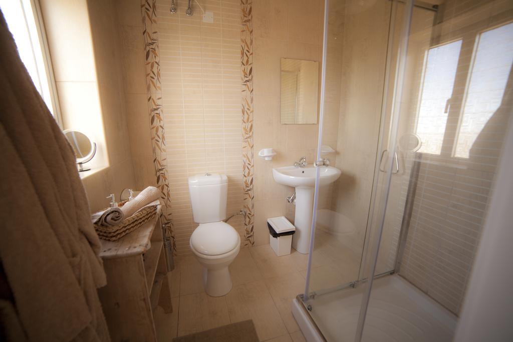 Secco'S Seaview Accommodation L-Imgarr Exterior photo